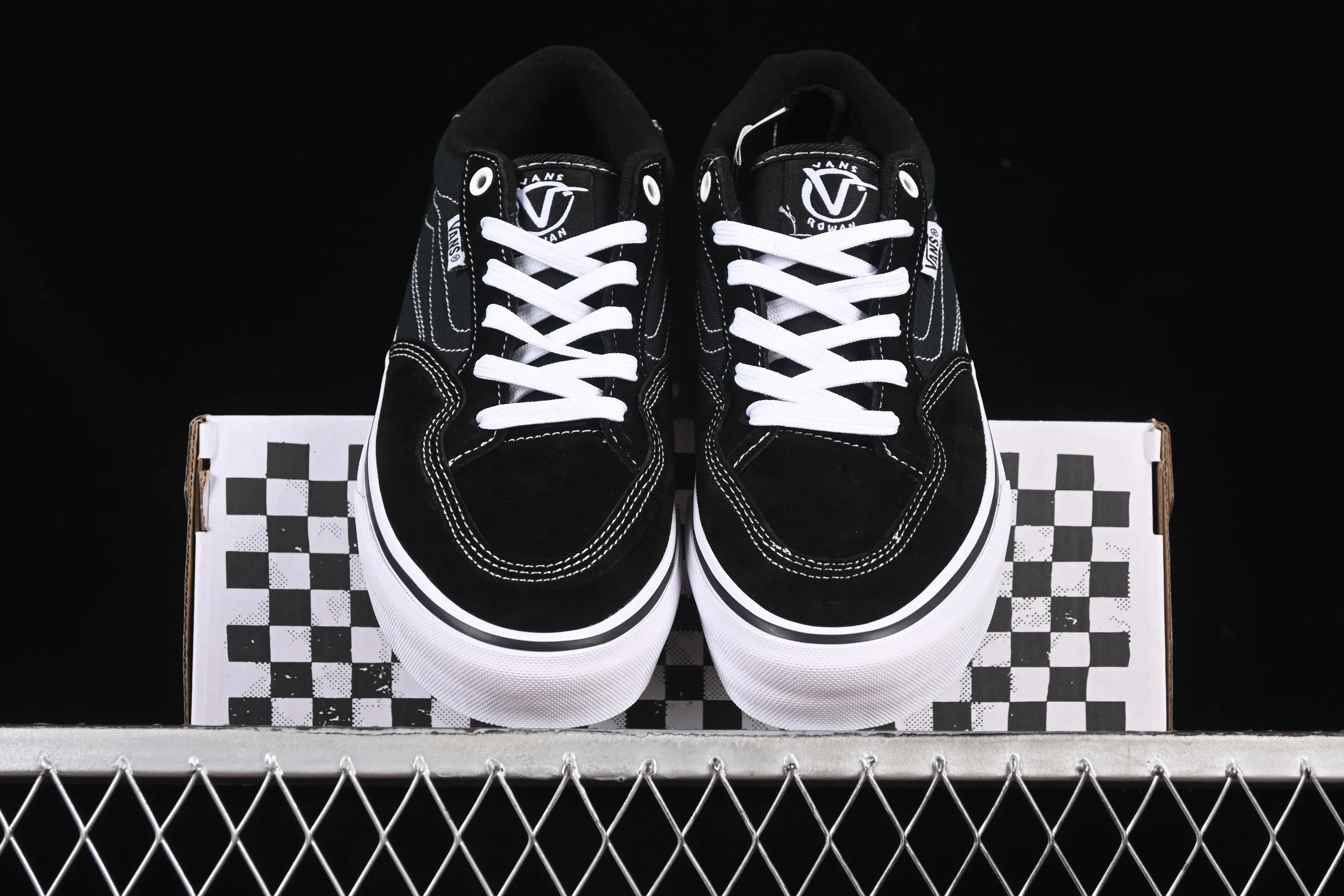 All categories Vans Vans series Vans Low Vans low-top Vans Rowan Skate Boarding Classic and versatile lightweight and comfortable professional skateboard shoes VN0A4TZCY28